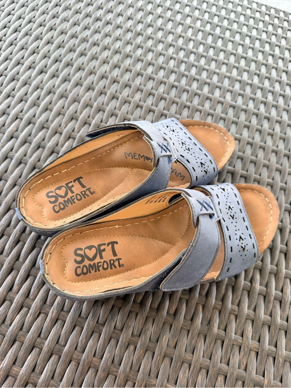 Soft Comfort Bandleader T Strap Sandal Blue Adjustable Slip On Shoe Size